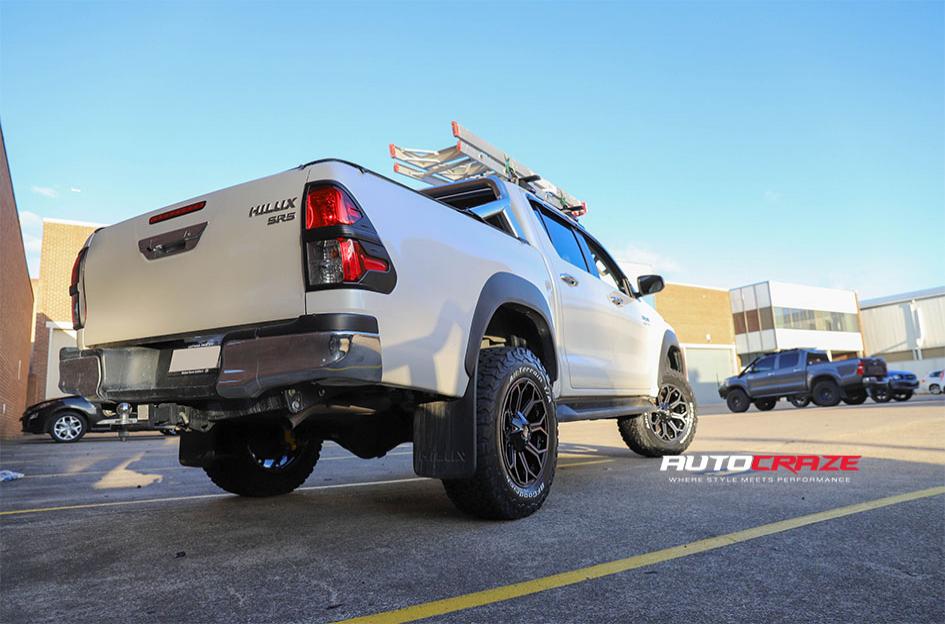TOYOTA HILUX N80 4WD REPLAY GLOSS BLACK MACHINED DARK TINT